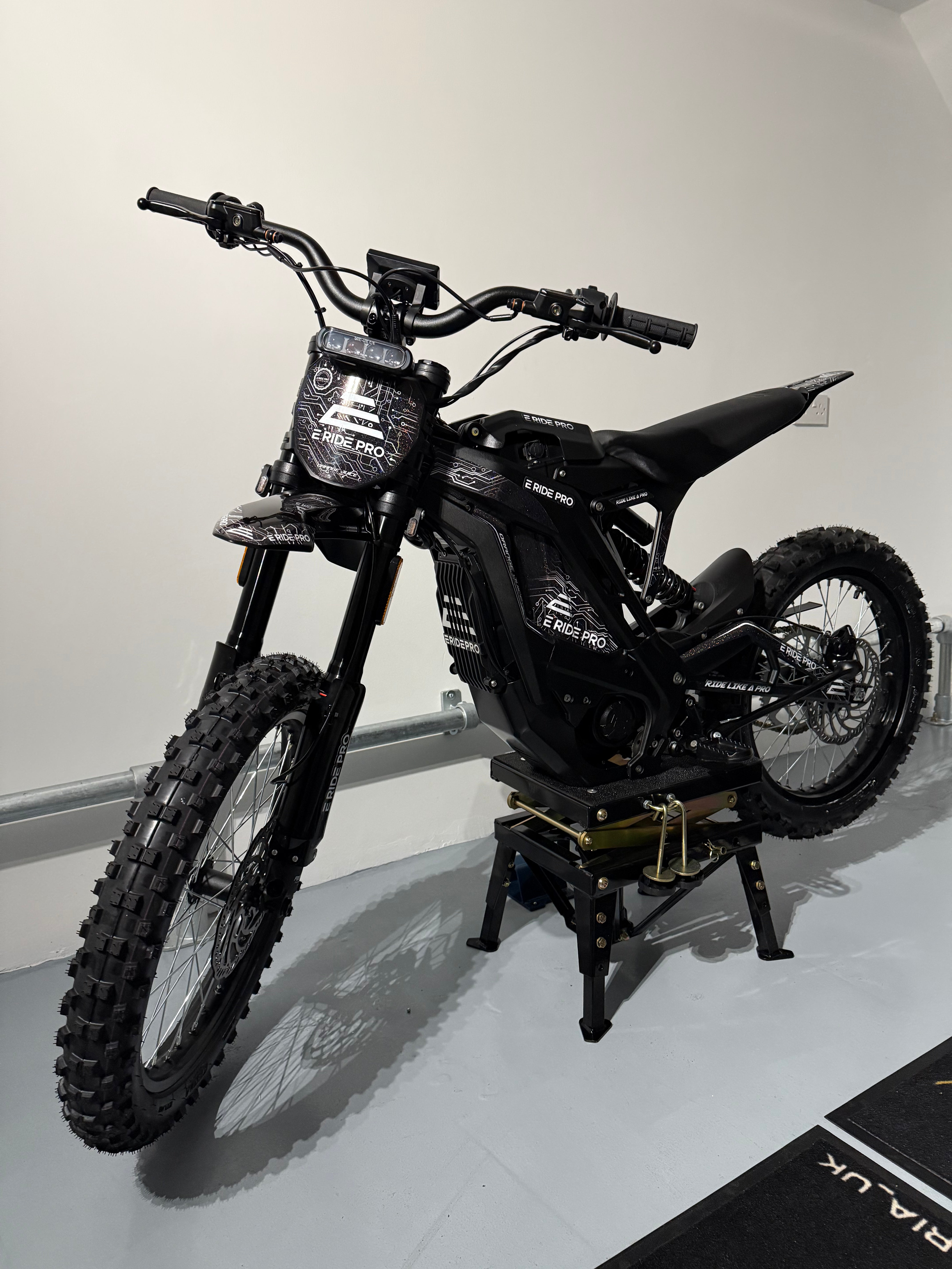 ERIDE PRO GRAPHICS Banner Image