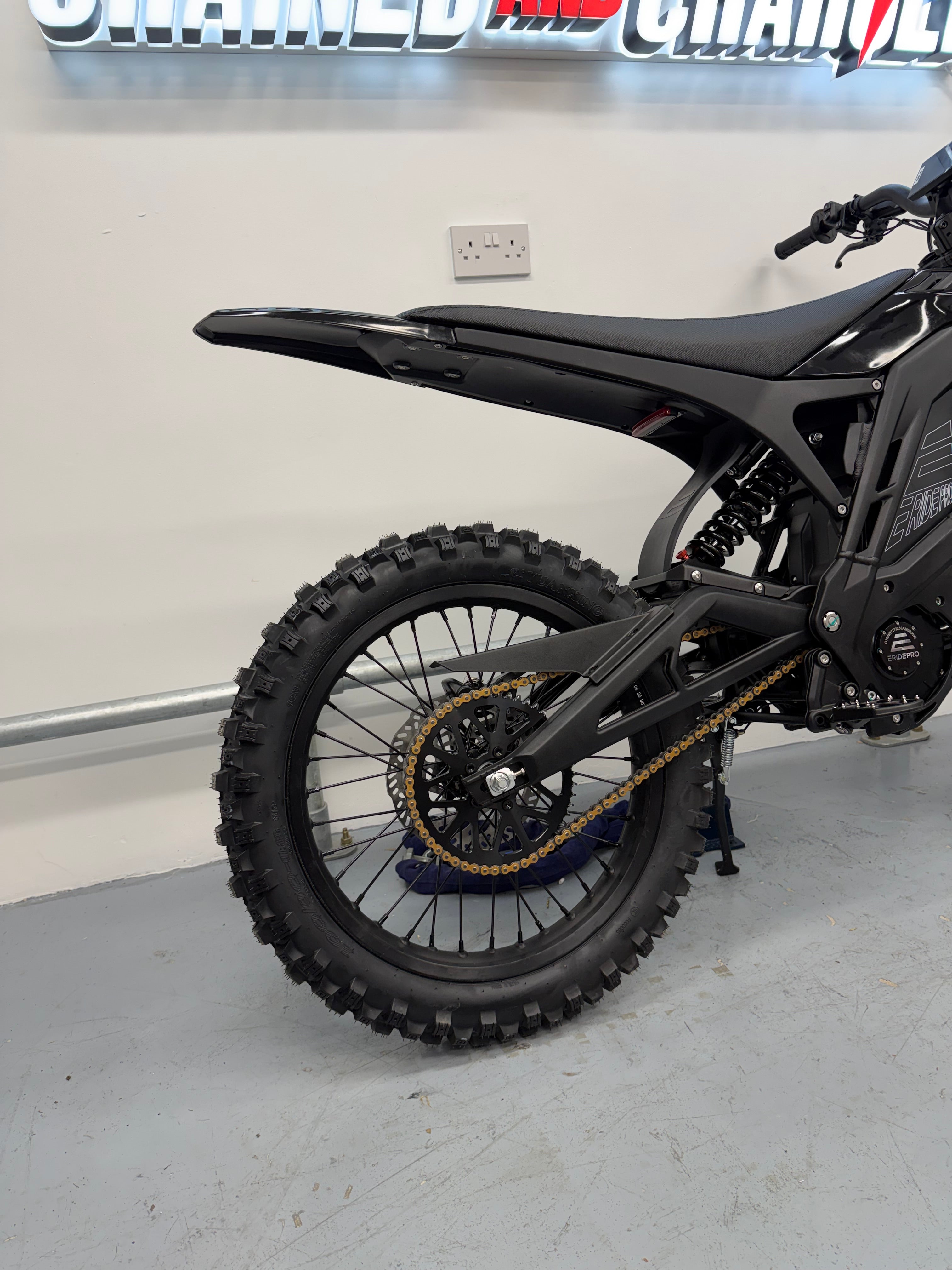 *LONG SEAT* ERIDE PRO - SR - LONG SEAT - 25Kw - 2026 *NEW*