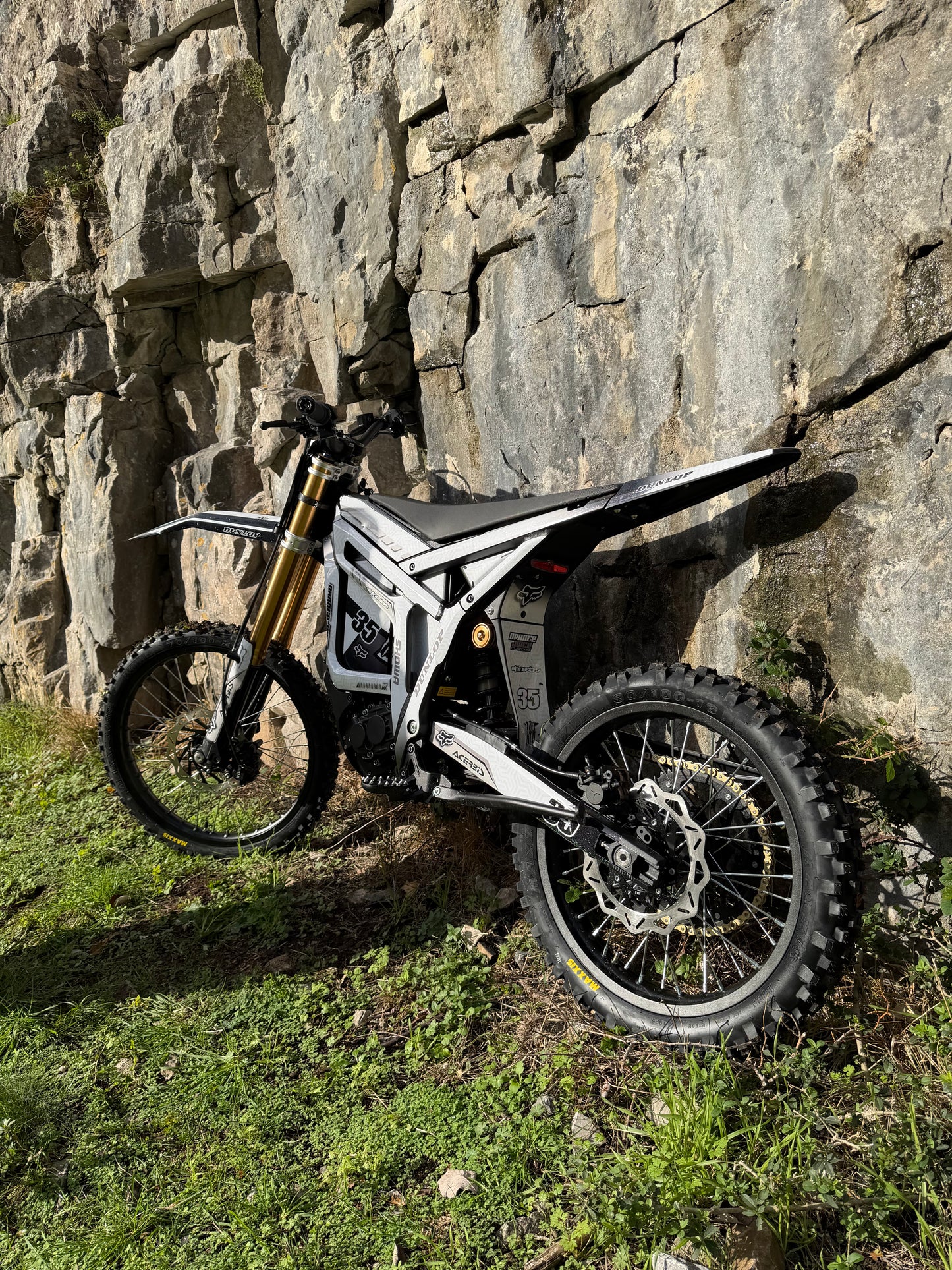 FREE KOMODO GRAPHICS - WORTH £220 - BY ORANGE JUICE CUSTOMS